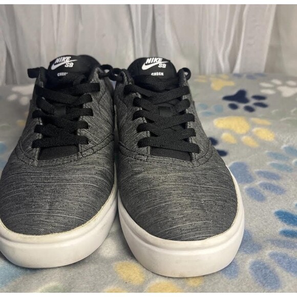 Nike SB Check Men’s Skateboarding Shoes in black/gray canvas, low-top style, 8 - Picture 2 of 6